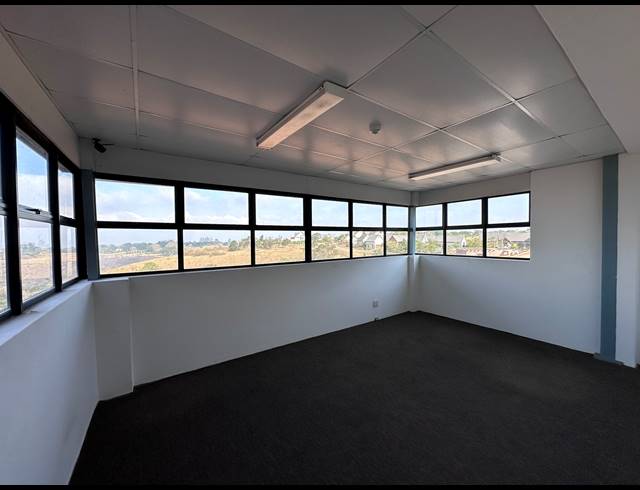 1,170M² WAREHOUSE TO LET IN WATERFALL
